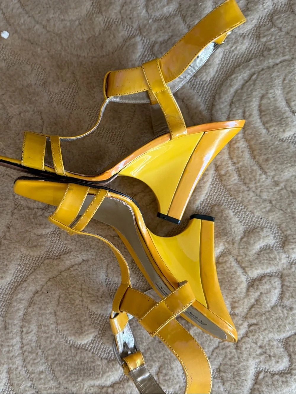 Via Spiga strappy Yellow Patent womens Wedge shoes size 9-1/2